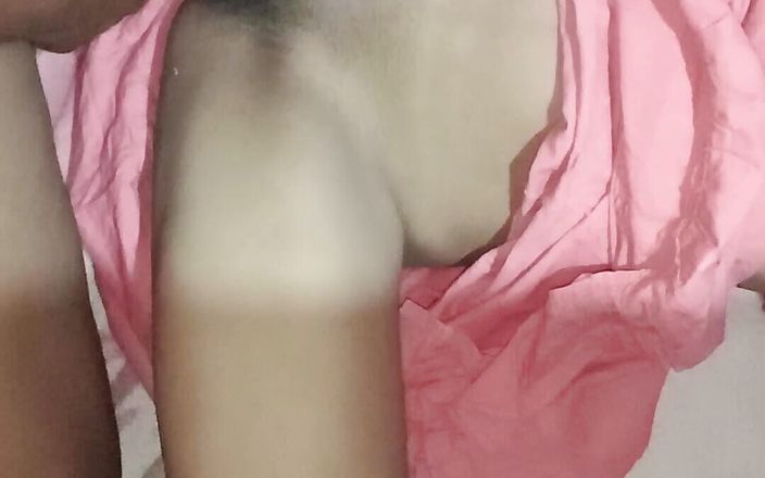 xxxSejal: 印度新婚夫妇自制的性爱，热辣的 bhabhi ki chudai