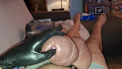 Monster_Meat_: 用振动器自慰