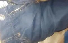 Junge masturbiert mit dildo