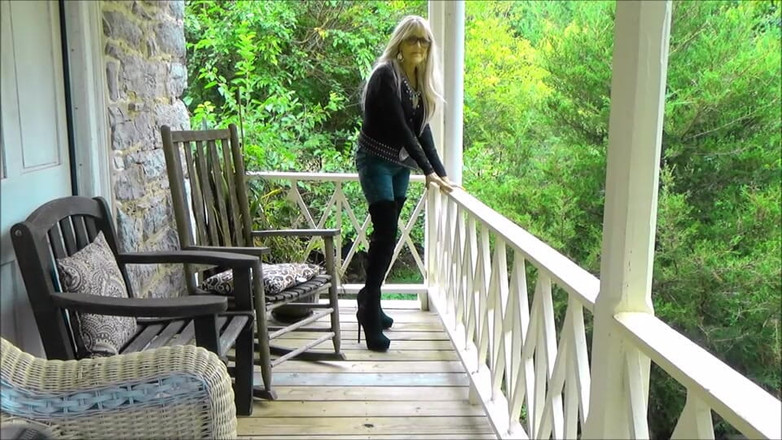 Patty doll 53: Anne telefon çekiyor