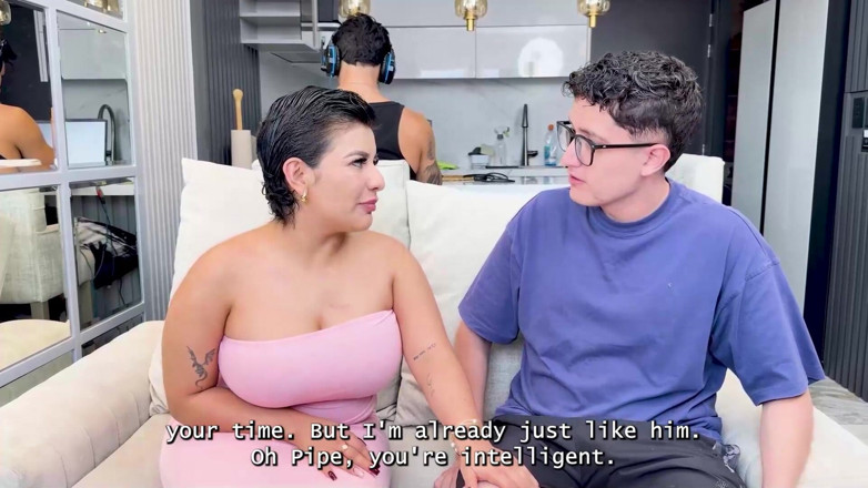 Pipe Boy: En İyi Arkadaşımın Büyük Üvey Annesiyle Video Oyunları Oynarken Sikiyorum - Naty Delgado
