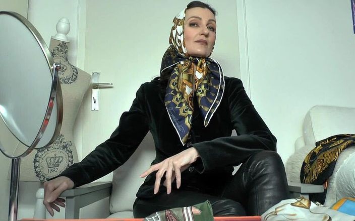 Lady Victoria Valente: Classic Silk Headscarves - hari ini adalah hari headscarf-mu
