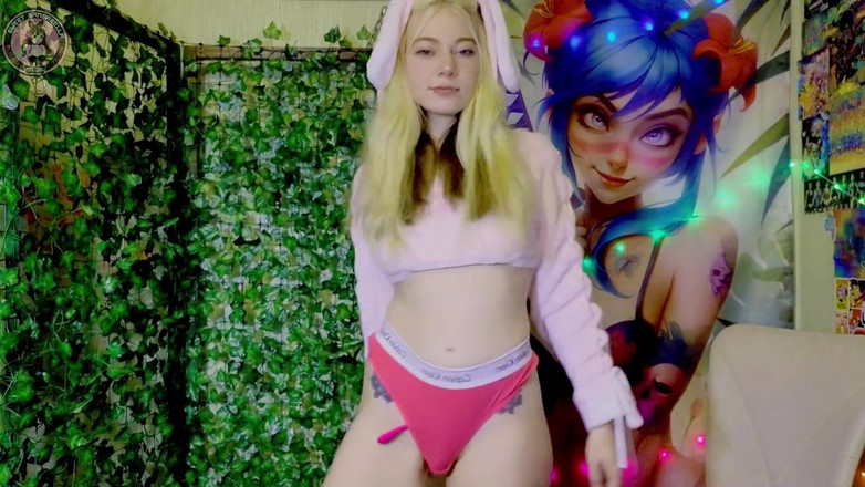 Sweet Sansarella: Häschentanz Und Blowjob