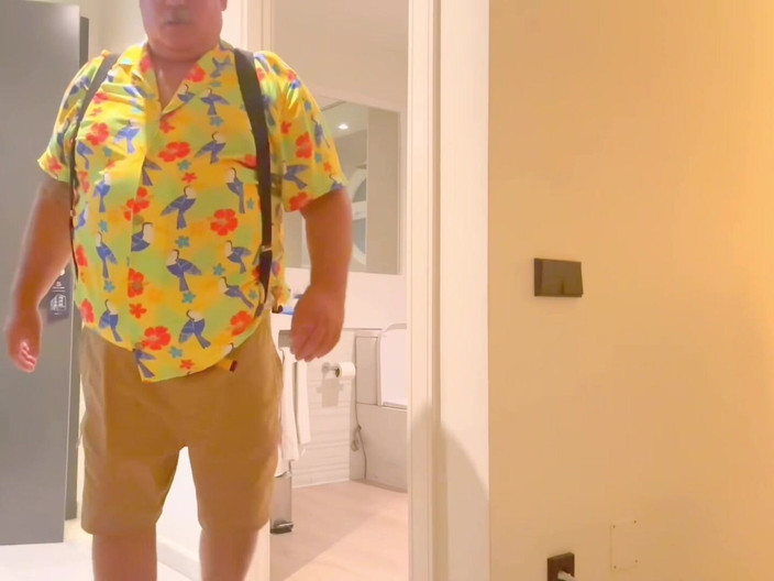 Hand-Free-Daddy-Chub: 20 minutová kompilace: Muž s velkým břichem ve staromódních bílých...