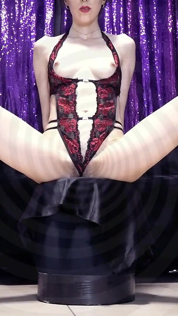 Rebecca Diamante: Rebecca Diamante’s Long, Slender Legs in High Heels
