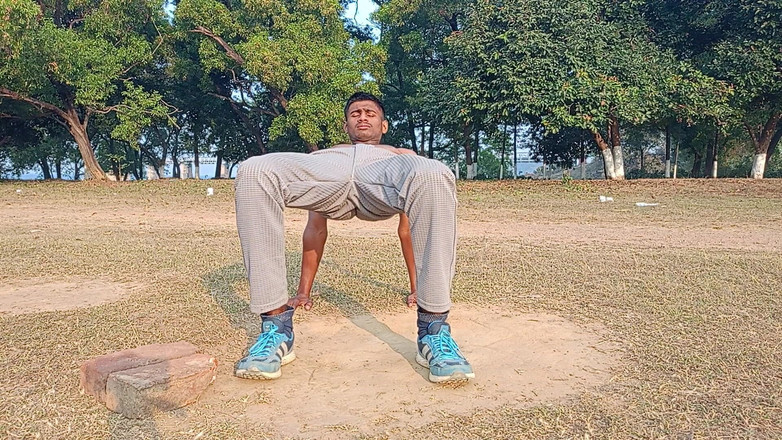 LinearOrnament35: Schritt-training hart