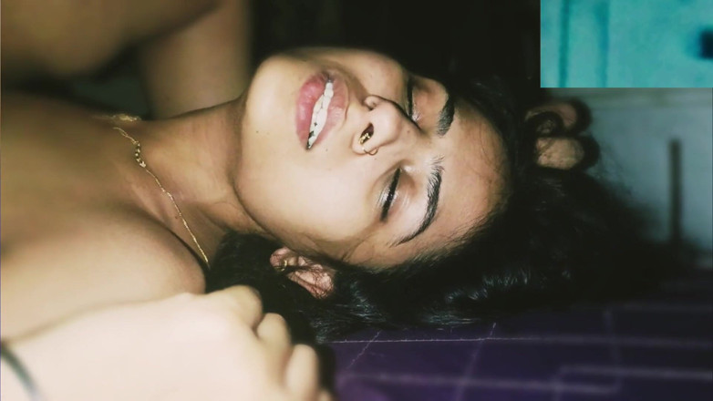 Hot Sis: लतिका हॉट और हार्ड कोर की चुदाई अधिक जरूरत है
