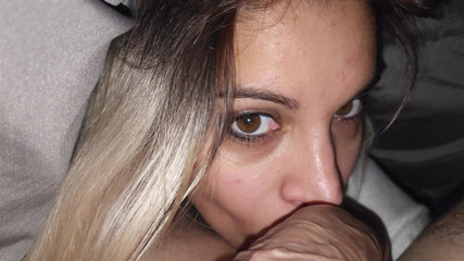 Sweet American: Oral adânc în gât sub cearșafuri