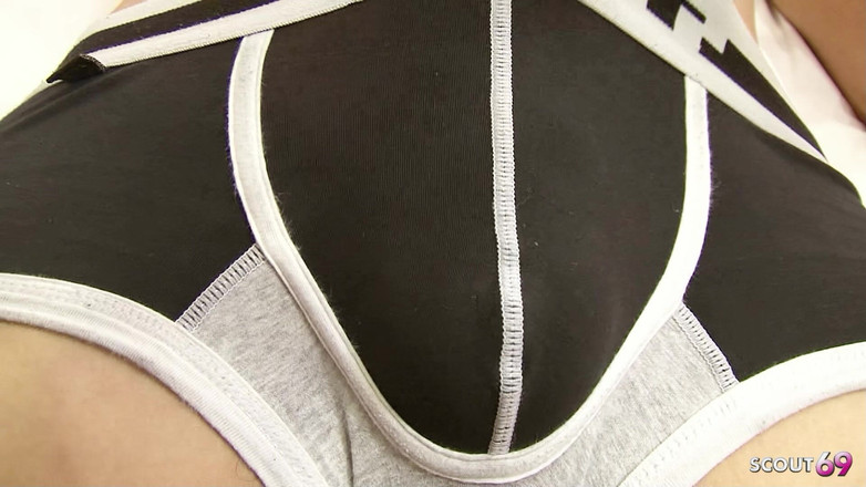 Shemale TS Collection: レディーボーイがホテルで誘惑され、中出しまでタイトなケツの穴で犯される