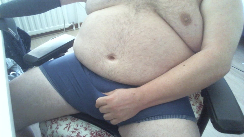 Big Pisser: Показываю мое горячее пухлое волосатое тело и съемка мясистой священной спермы для тебя Worhsip.