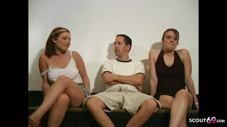 Full porn collection: Ayah tiri ngentot gadis remaja sange dan sahabatnya di seks...