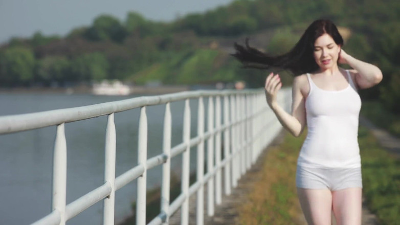 XCZECH: Daphne angel - real venus lagi pamer memek di luar ruangan