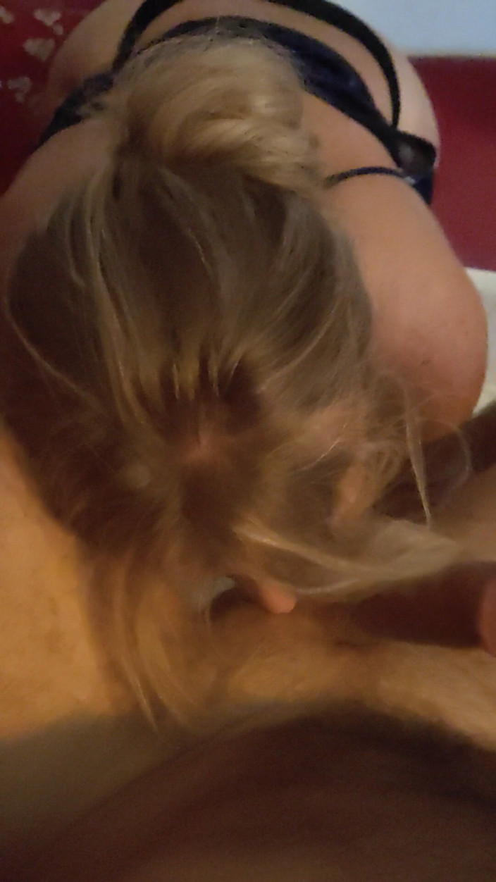 RomanticThuG: Sexy Amateur Blonde Loves to Suck Balls and Swallow All