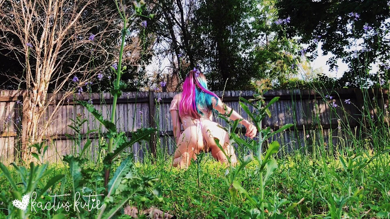 kactus kutie: Cumming Through the Weeds