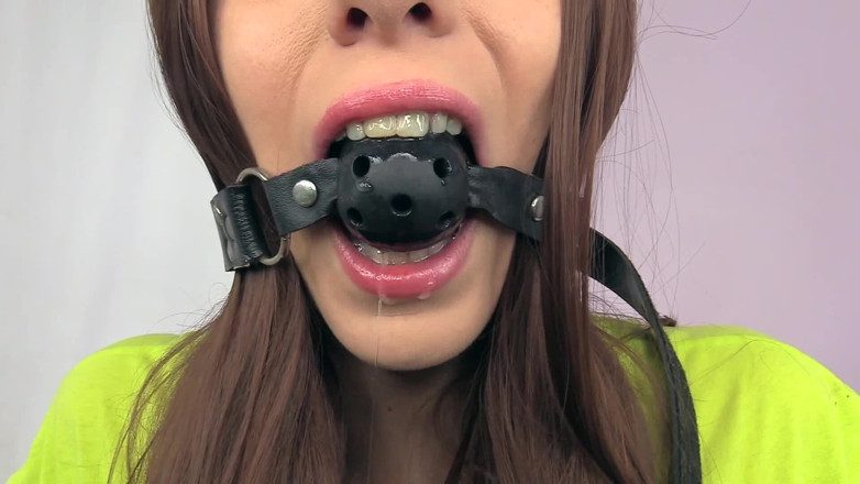 Quinn brooks: Gag Talk W / Tuny Drool-wmv