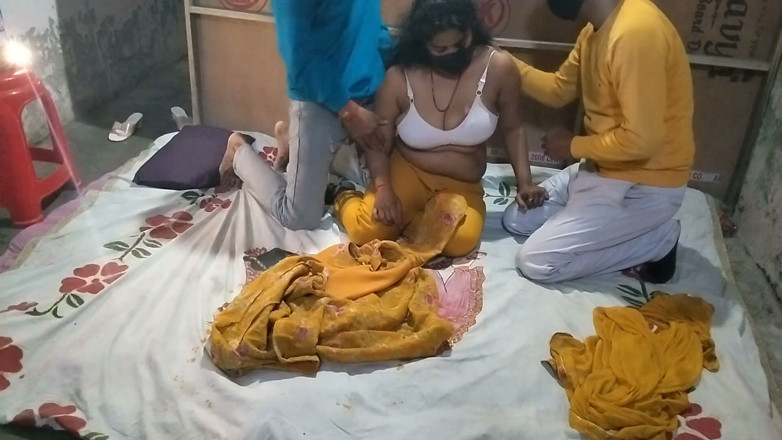 Mannirkuok: Une femme infidèle avec son mari cocu, partie 1