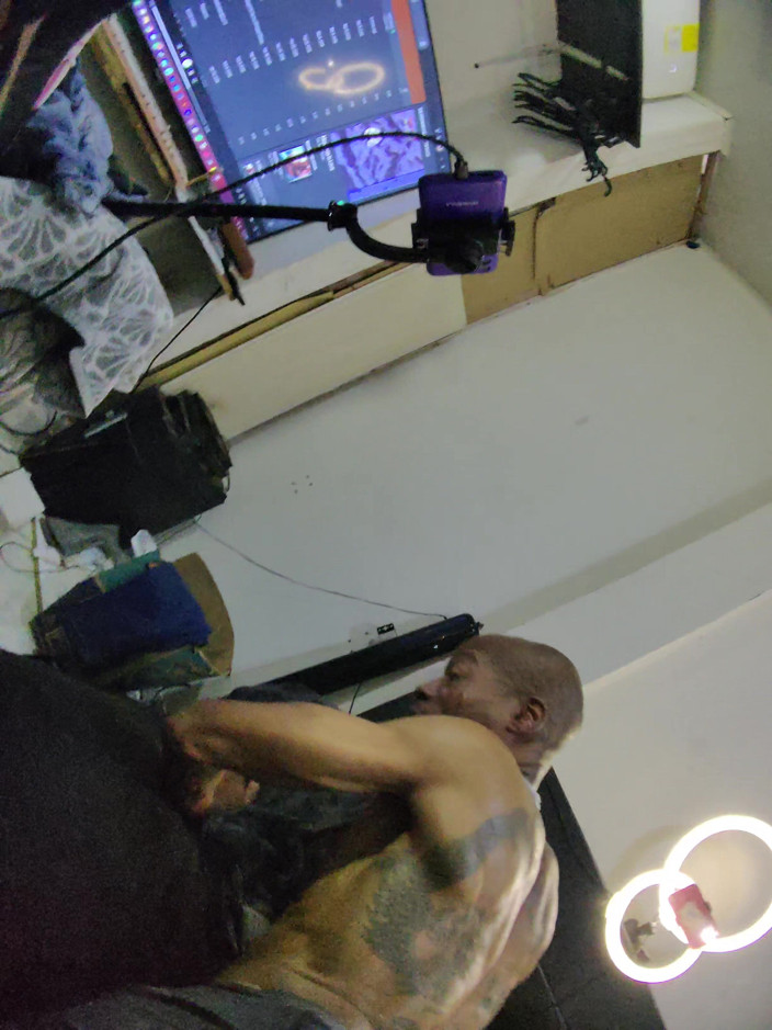 Uncut Lil Midget and Latina Freaky Friends: Holy Lil, naine et sous-salope, bts 1
