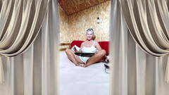 Lukerya: Ama de casa caliente Lukerya chats alegremente en línea