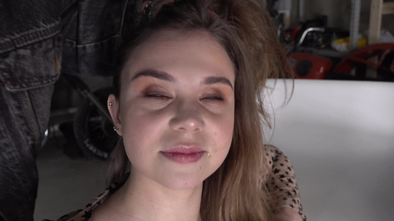 Valterkaro: Bella Grey se fait fister le cul