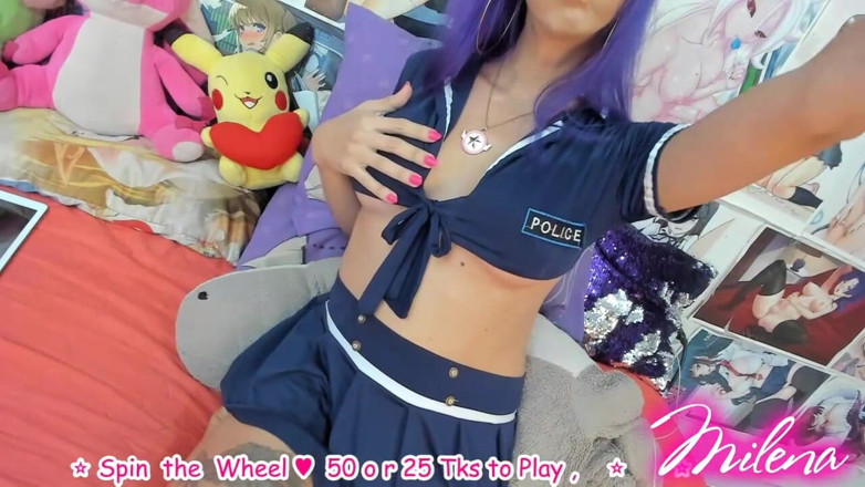 Ariana Unicorn: Cadela da polícia.