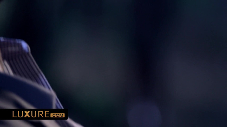 Luxure: Mùa hè Ấn Độ nghịch ngợm trong rừng