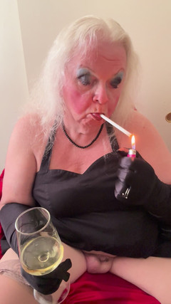 Constance: Fumer et pisser