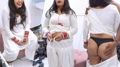 Com tesão meio-irmão acidentalmente fode recém-casada indiana quente meia-irmã - completo hindi sujo conversa