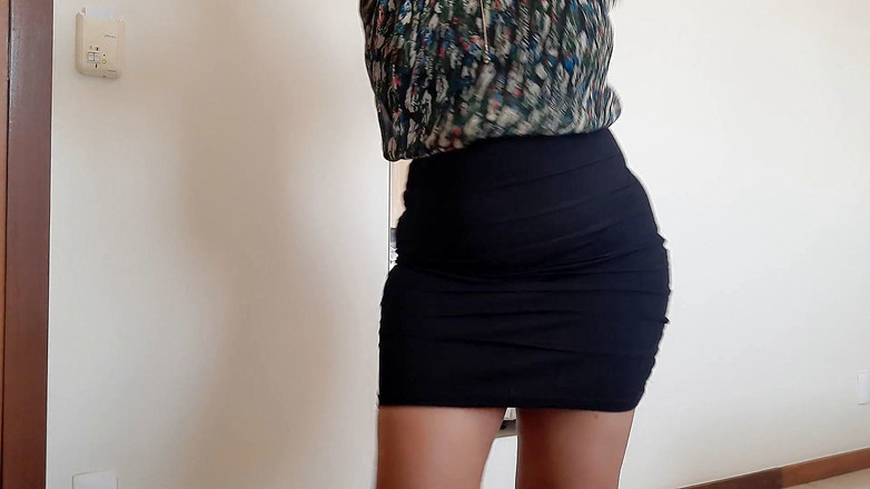 Brasileirinha Latina: Brasileirinha 拉丁女郎在炎热的一天跳舞