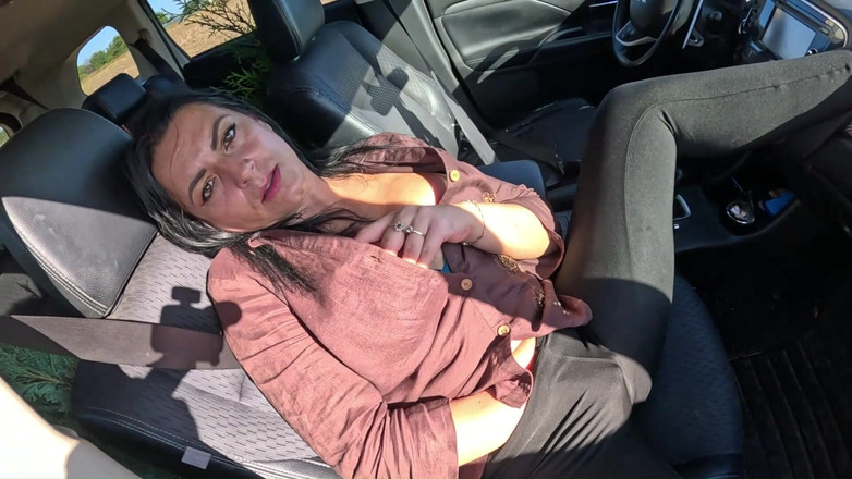 MilfyCalla: Sepong kontol ceroboh &amp; toket besar menggoda - cameltoe, erangan &amp; jari basah