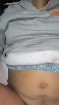 Mi Vecina Viene a Escondidas De Su Esposo Y Tiene Sexo Conmigo Toda La Noche