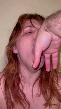 Elena917: 신문 개그 POV - 스터핑, 때리기, 꺼내기