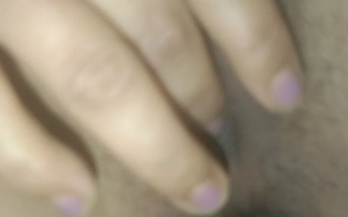 Indianpriya: 初めてのマンコの指使い