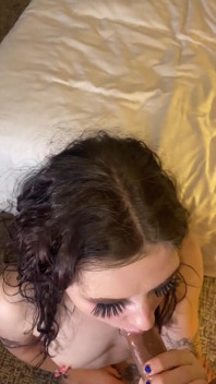 Britische 18-jährige lutscht und fickt während eines Fotoshootings in einem hotel