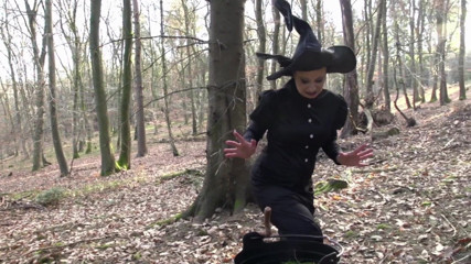 Real Porn Amateur: Brunette milf in a costume of a witch just been...
