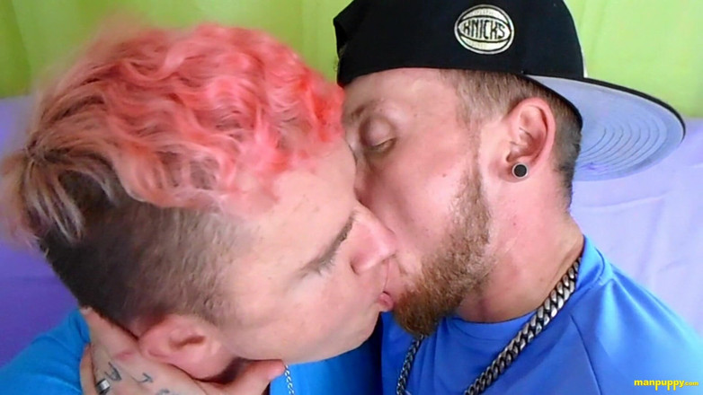 Man Puppy: Sexy gay líbání s Jc a Leo