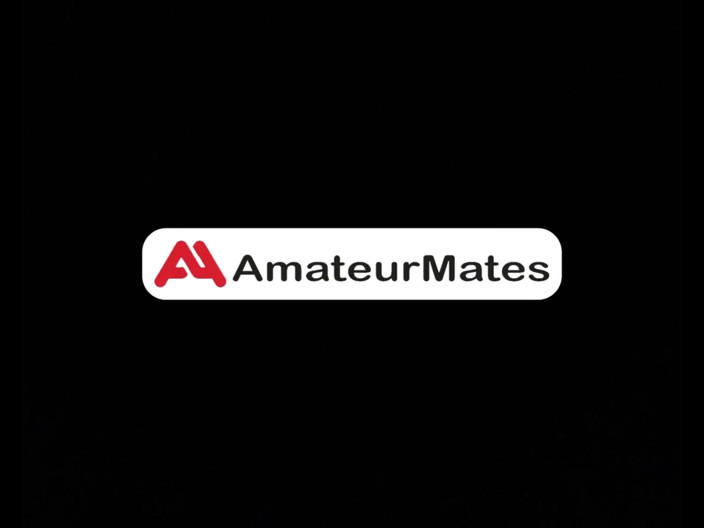 AmateurMates: Yardım Ayakları. Meraklı düz arkadaşlar karşılıklı ayaklar mastürbasyon yapıyor