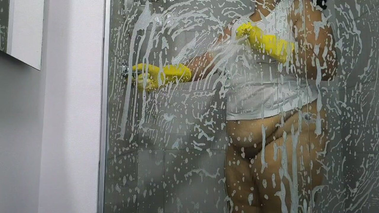 Milfcaliente69: 이 하녀는 크고 맛있는 엉덩이로 나를 존나게 켭니다.