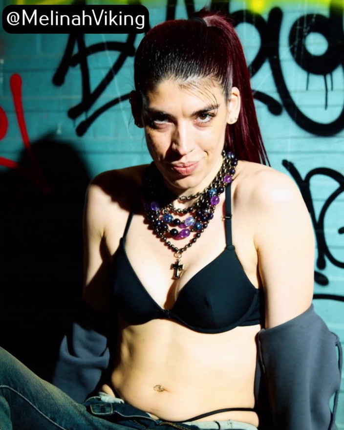 Melinah Viking: Graffiti Queeb Filmare