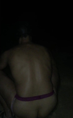 Ffunbutt: Můj kamarád mě nechal si nasadit jeho masku a natočit...