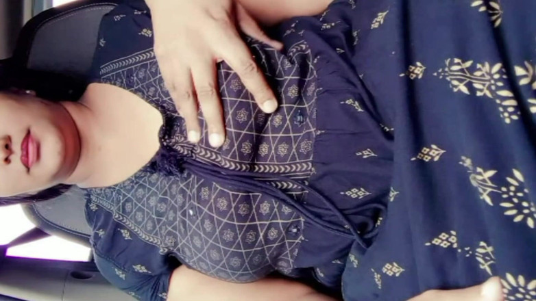 Your Arya: Indiana namorada peituda fodida em público