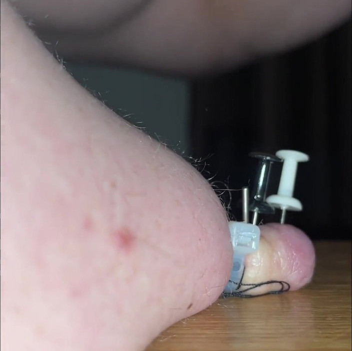 No limit cbt slave: Thumtacks verletzt