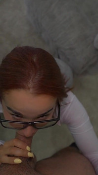 Mijn psycholoog is de beste in footjob! Ik Laat Mezelf Klaarkomen In Zijn Kont!