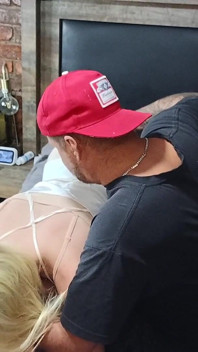 Finger a Blond and She Dident Love Iet