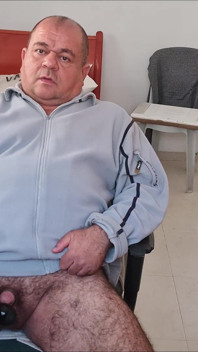 옆집의 아름다운 이웃에게 알몸으로 잡혔는데 내 반응이었다