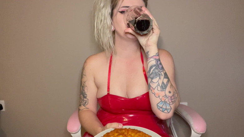 EeveeXo: Pizzacı sürtük geğiriyor ve yiyor