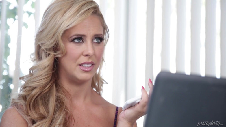 Adult Time: La miLF cherie DeVille tratta il ragazzo delle consegne Tyler...