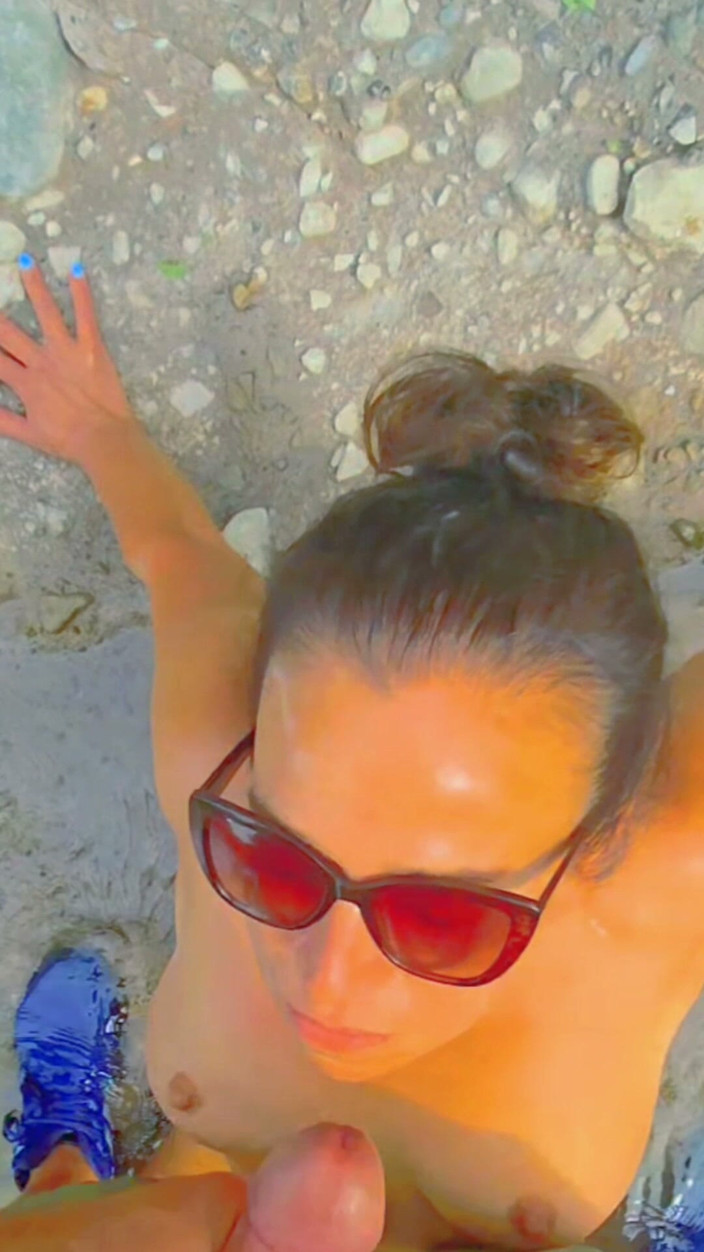 Estebanyanna: Beach Facial with Friends Wife-slow Mo Cumshot