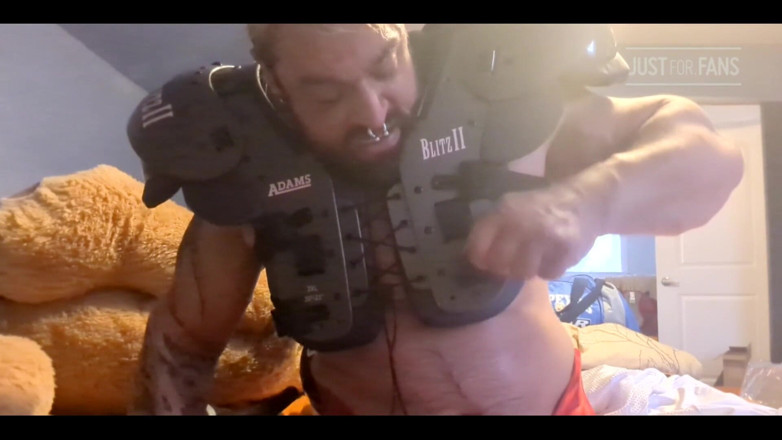 Bruiserwood: Football Gear Jerk