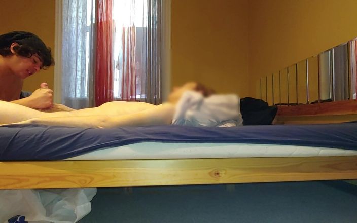LeoTeenLatinos: Am făcut sex cu un geamăn pulos din Frankfurt