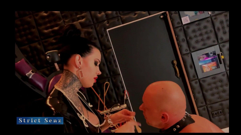 Strict Senz: Slečna Alessa Milano Femdom krmení mrdky kouření Trénink německé paní...